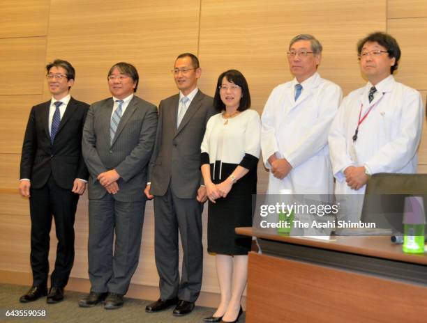 Shinya Yamanaka , head of Kyoto University's Center for iPS Cell Research and Application and Riken project leader Masayo Takahashi attend a press...