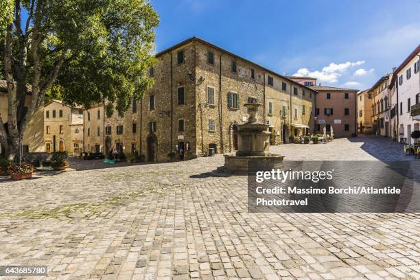 piazza (square) dante alighieri - town square foto e immagini stock