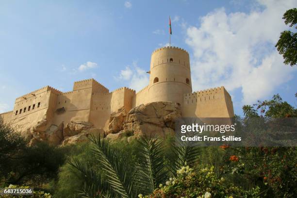 nakhal fort, al batinah region, sultanate of oman - oman foto e immagini stock