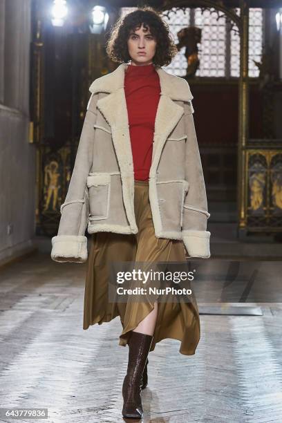 Model walks the runway at the Sharon Wauchob show during the London Fashion Week February 2017 collections on February 20, 2017 in London, England.