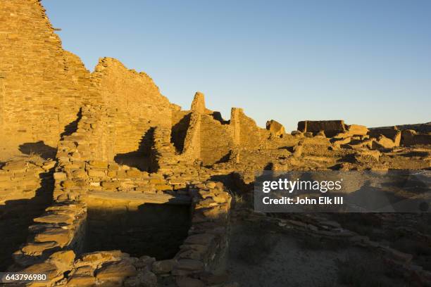 pueblo bonito, ancestral puebloan great house ruins - chaco canyon stock pictures, royalty-free photos & images