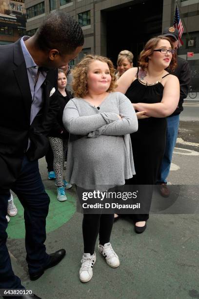 Calloway interviews Alana "Honey Boo Boo" Thompson and Lauryn "Pumpkin" Shannon during their visit to "Extra" in Times Square on February 22, 2017 in...