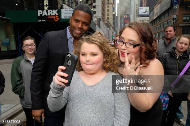 Calloway, Alana "Honey Boo Boo" Thompson, and Lauryn "Pumpkin" Shannon take a selfie on the set of "Extra" in Times Square on February 22, 2017 in...