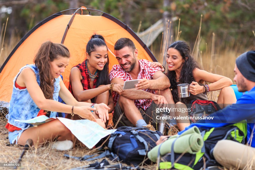 Camping in der Natur Freunde