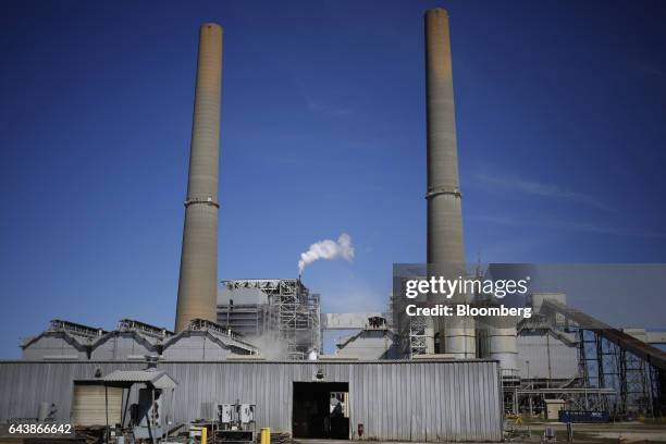 Equipment installed as part of the Petra Nova Carbon Capture Project stands at the NRG Energy Inc. WA Parish generating station in Thompsons, Texas,...