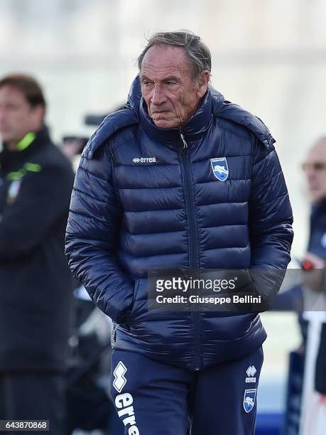 Zdenek Zeman head coach of Pescara Calcio during the Serie A match between Pescara Calcio and Genoa CFC at Adriatico Stadium on February 19, 2017 in...