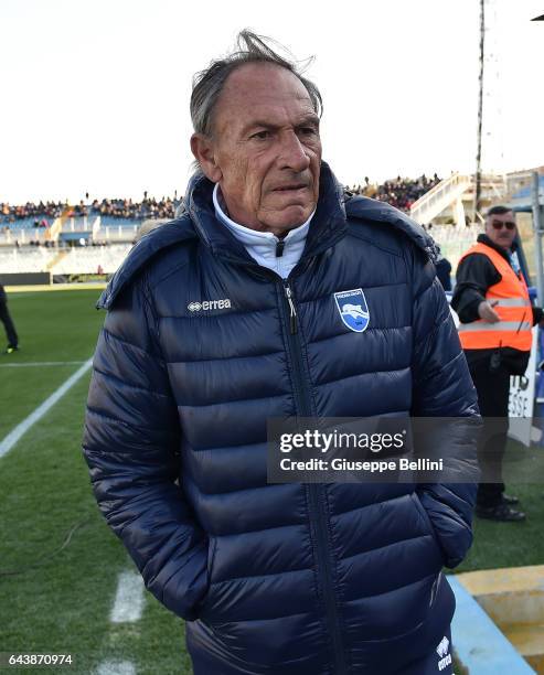 Zdenek Zeman head coach of Pescara Calcio during the Serie A match between Pescara Calcio and Genoa CFC at Adriatico Stadium on February 19, 2017 in...