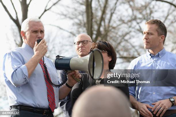 Vice President Mike Pence addresses the crowd during a press conference at Chesed Shel Emeth Cemetery on February 22, 2017 in University City,...