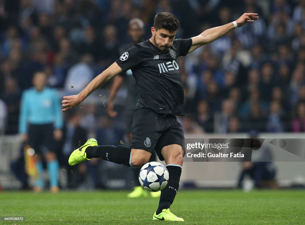 FC Porto v Juventus - UEFA Champions League Round of 16 - First Leg