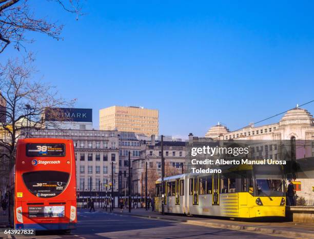 england, manchester, piccadilly gardens square - greater manchester photos et images de collection