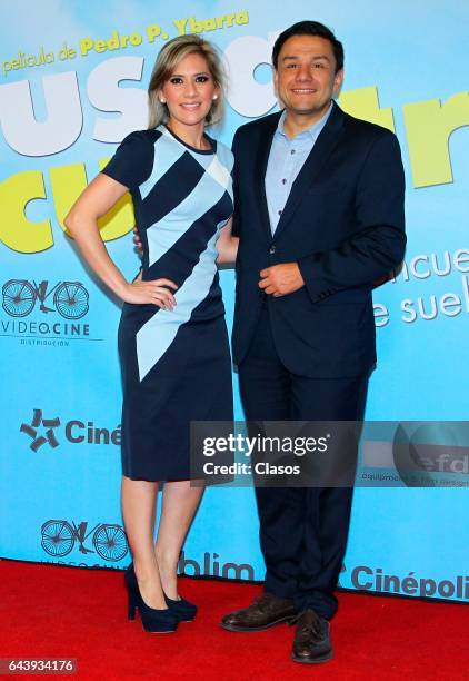 Esteban Macias poses during the red carpet of 'El Que Busca Encuentra' on February 21, 2017 in Mexico City, Mexico.