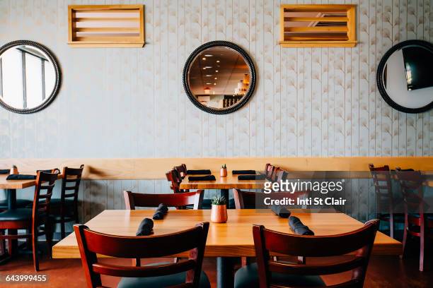 empty chairs and tables in cafe - 食堂　無人 ストックフォトと画像