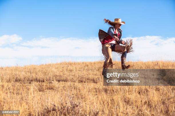 dancing cowgirl - calça de couro de cowboy imagens e fotografias de stock