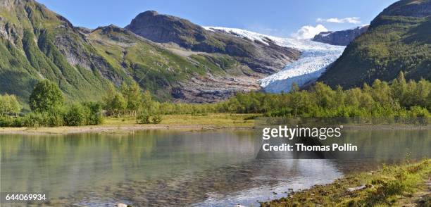 arctic glacier and its lake - kettle - fotografias e filmes do acervo