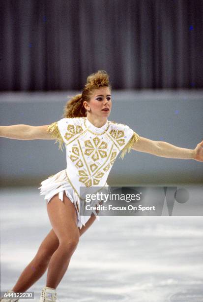 Tonya Harding Photos Photos and Premium High Res Pictures - Getty Images