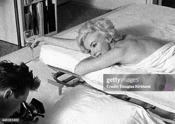 Douglas Kirkland Photographing Marilyn Monroe