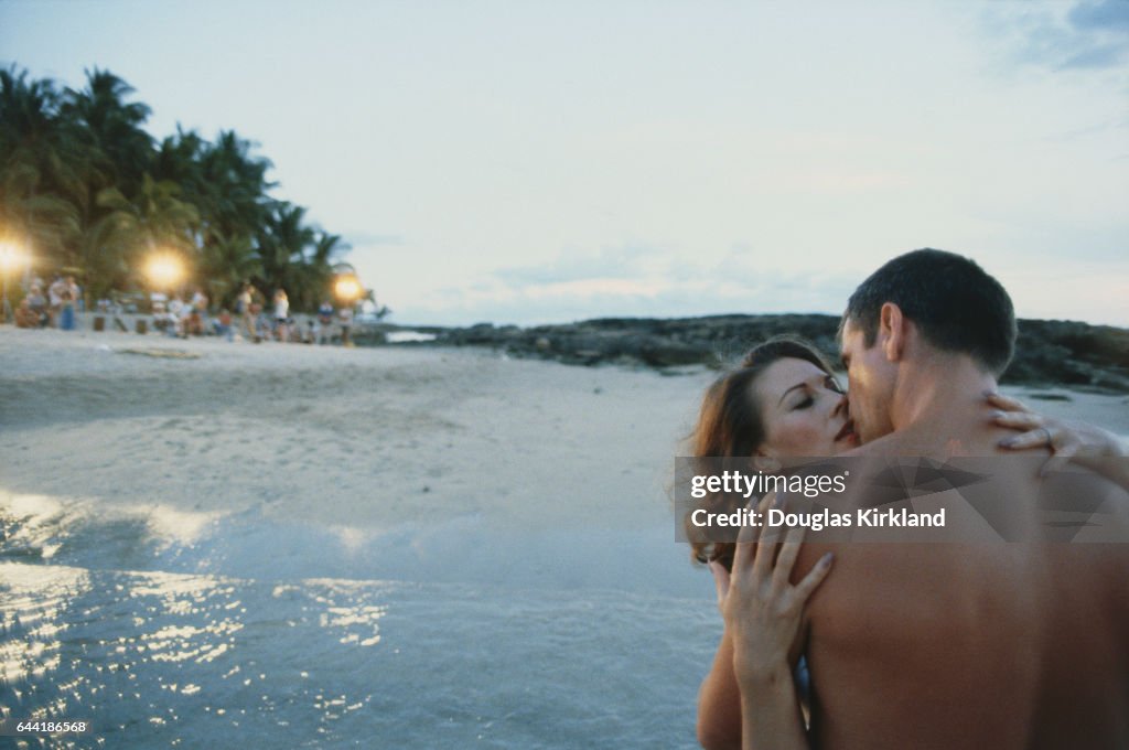 William Devane and Natalie Wood in From Here to Eternity