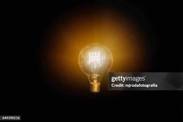 bulb - ampoule électrique photos et images de collection