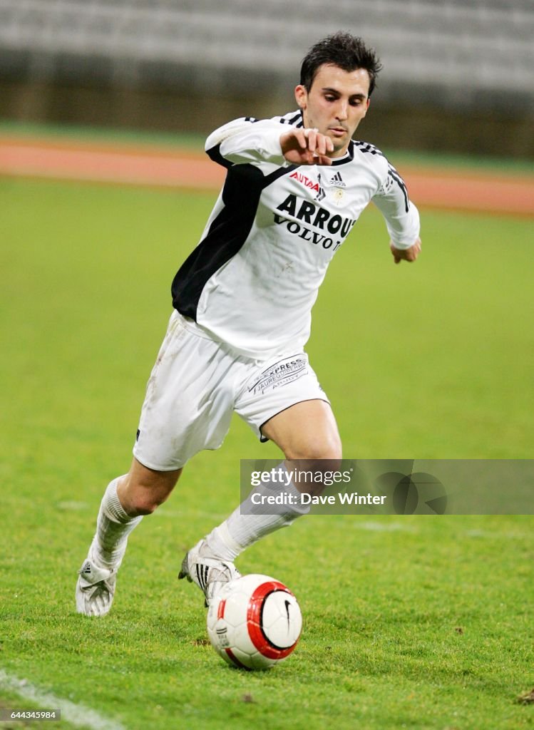 Mario Labat Julien LABAT - - Paris FC / Pau - National, 21e journee. Photo: Dave ...