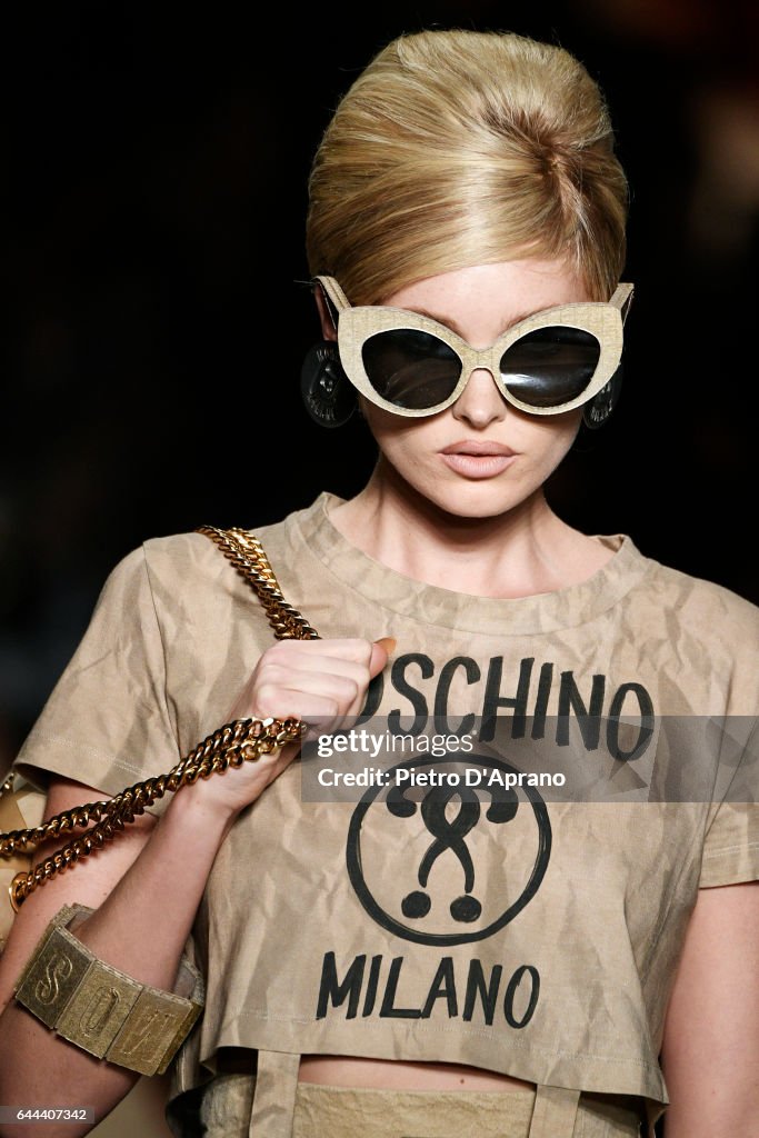 Moschino - Runway - Milan Fashion Week Fall/Winter 2017/18