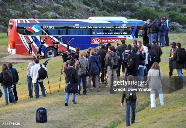 Les joueurs restent dans le bus / Medias - - Entrainement de l'equipe de France - Pezula Field of Dreams - Knysna - Afrique de Sud, Photo : Dave...