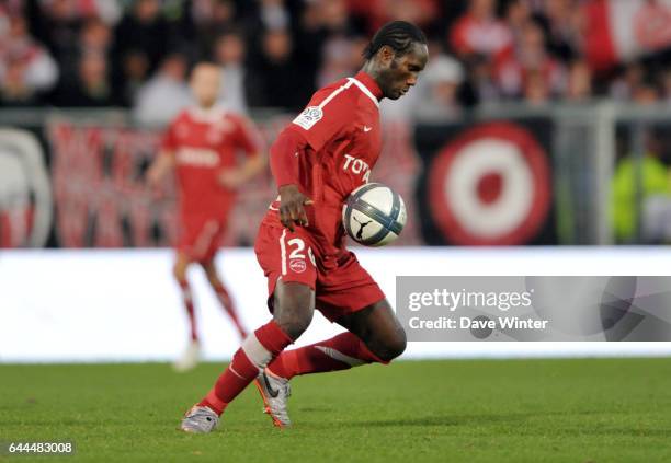 Benjamin ANGOUA - - Valenciennes / Lille - Ligue 1, 11e journee. Photo: Dave Winter / Icon Sport.