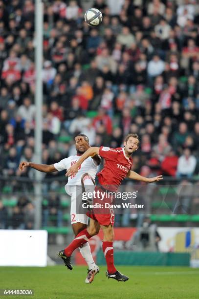 Aurelien CHEDJOU / Gregory PUJOL - - Valenciennes / Lille - Ligue 1, 11e journee. Photo: Dave Winter / Icon Sport.