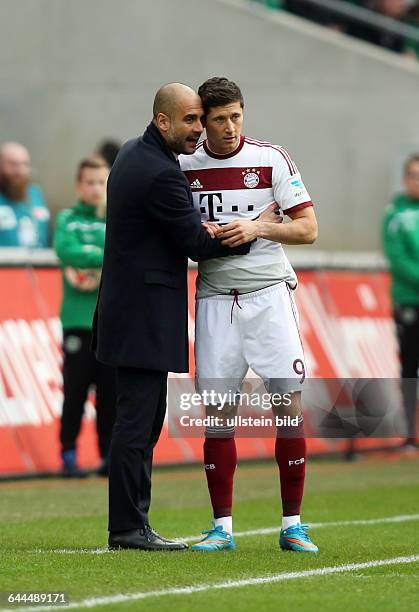 Trainer Pep Guardiola, Robert Lewandowski, Aktion, Gestik, Hannover 96 - FC Bayern Muenchen München, Bundesliga DFL, Sport, Fußball Fussball, HDI...