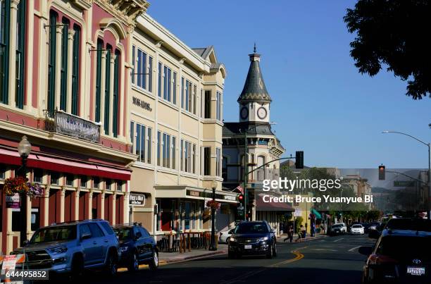 main street of city of napa - napa californie photos et images de collection