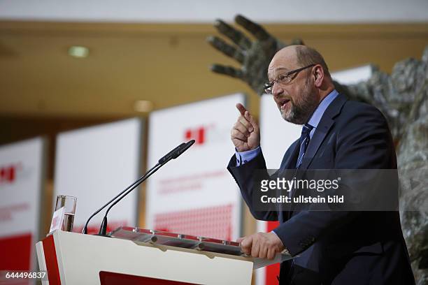 Berlin Martin Schulz MdEP, Präsident des Europäischen Parlamentes,bei der Konferenz in der SPD Parteizentrale, -Transatlantischer Freihandel-Chancen...