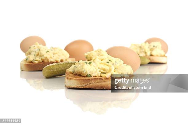 Toastbrot mit Rühreier und Gurke |Toast with scrambled eggs and cucumber|