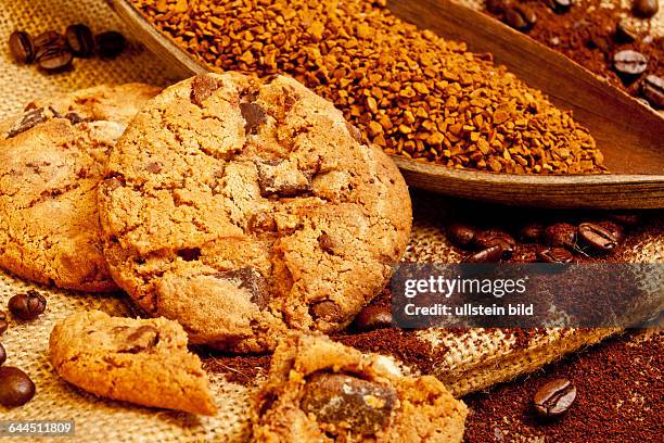 Cookies mit Kaffeebohnen, Kaffeepulver und Instantkaffee |Cookies with coffee beans, ground coffee and instant coffee|