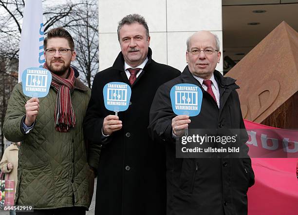 Berlin, Mahnwachen vor den Zentralen von CDU und SPD in Berlin , Foto: Bundesvorsitzende der Gewerkschaft Deutscher Lokomotivführer , Claus Weselsky,...