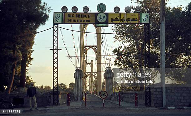 Syrien, ca. 1982, Historische Hängebrücke über den Euphrat, bei Deir ez-Zor