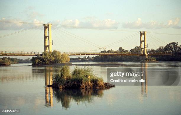 Syrien, ca. 1982, Historische Hängebrücke über den Euphrat, bei Deir ez-Zor