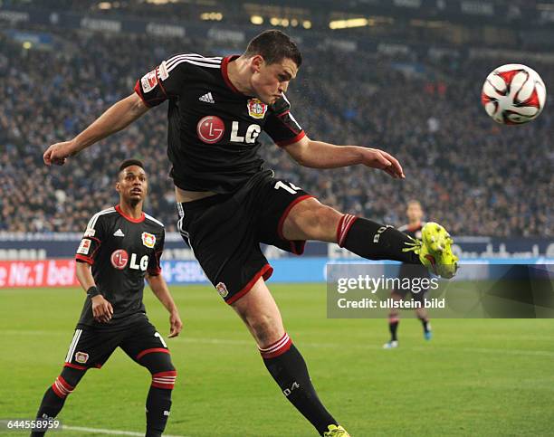 Fussball, Saison 2014/15, 1. Bundesliga, 26. Spieltag,FC Schalke 04 - Bayer 04 Leverkusen 0:1Kyriakos Papadopoulos