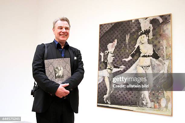 Sigmar Polke wird mit der ersten posthumen Retrospektive "Alibis" vom 14. März bis 05. Juli 2015 im Museum Ludwig geehrt.In rund 250 Werken werden...