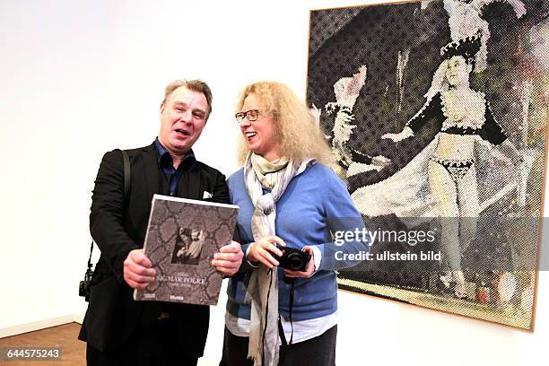 Sigmar Polke wird mit der ersten posthumen Retrospektive "Alibis" vom 14. März bis 05. Juli 2015 im Museum Ludwig geehrt.In rund 250 Werken werden...