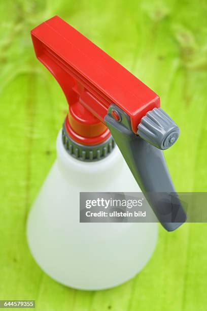 Sprühflasche mit Wasser |Spray bottle with water|