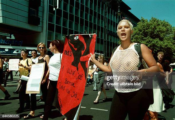 "Karawan of Love = Money", Huren Demonstration im Rahmen des Kult - Hur - Festival 2000, 25. Jubilaeum des internationalen Hurentages auf dem...