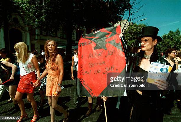"Karawan of Love = Money", Huren Demonstration im Rahmen des Kult - Hur - Festival 2000, 25. Jubilaeum des internationalen Hurentages auf dem...