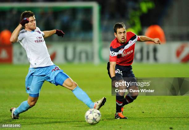 Joe COLE / Ondrej CELUSTKA - - Lille / Trabzonspor - Champions League 2011/2012. Photo: Dave Winter / Icon Sport.