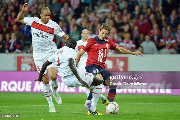 Nolan ROUX / Mamadou SAKHO / ALEX - - Lille / PSG - 3eme journee de Ligue 1 - 2012/2013 - Photo : Dave WInter / Icon Sport