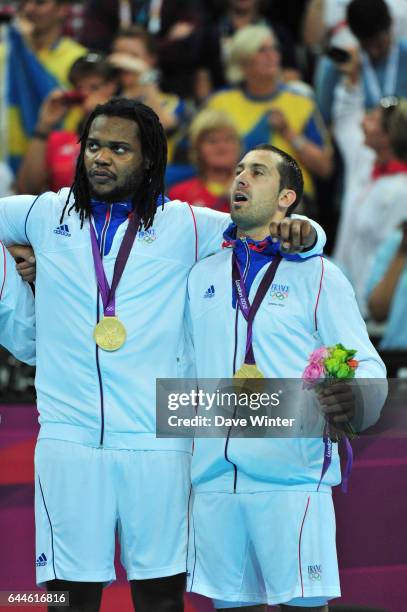 Joie France - Cedric SORHAINDO / Michael GUIGOU - - France / Suede - Finale Handball - Jeux Olympiques 2012 - Londres - Photo: Dave Winter / Icon...