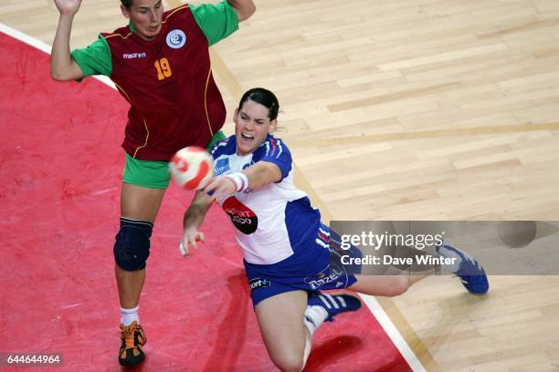 Alexandra LACRABERE / Ana SEABRA - - France / Portugal - Handball Feminin, Tournoi Ile-de-France, Stade Pierre de Coubertin, Paris. Photo: Dave...