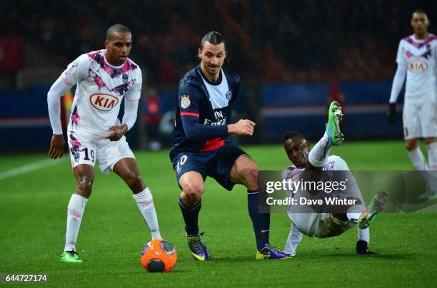 Nicolas MAURICE BELAY / Zlatan IBRAHIMOVIC / Andre BIYOGO POKO - - Paris Saint Germain / Bordeaux - 23e journee Ligue 1, Photo : Dave Winter / Icon...