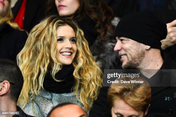 Julie HANTSON / Pascal OBISPO - - Paris Saint Germain / Saint Etienne - 29eme journee de Ligue 1, Photo : Dave Winter / Icon Sport