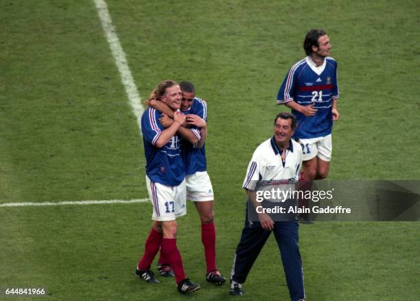 Joie France - Emmanuel PETIT / David TREZEGUET / Christophe DUGARRY / Roger LEMERRE - - France / Bresil - Finale Coupe du Monde 1998 , Photo : Alain...