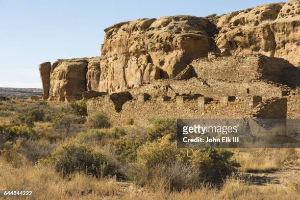 chetro ketl, ancestral puebloan great house ruins - pueblo built structure stock pictures, royalty-free photos & images