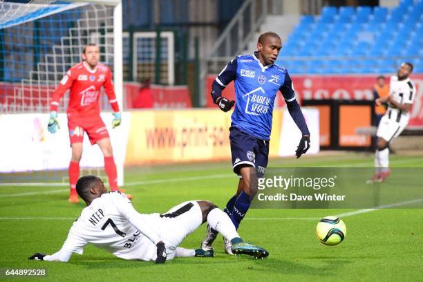Anele Calvin NGCONGCA / Paul Georges NTEP - - Troyes / Rennes - 21eme journee de Ligue 1, Photo: Dave Winter / Icon Sport
